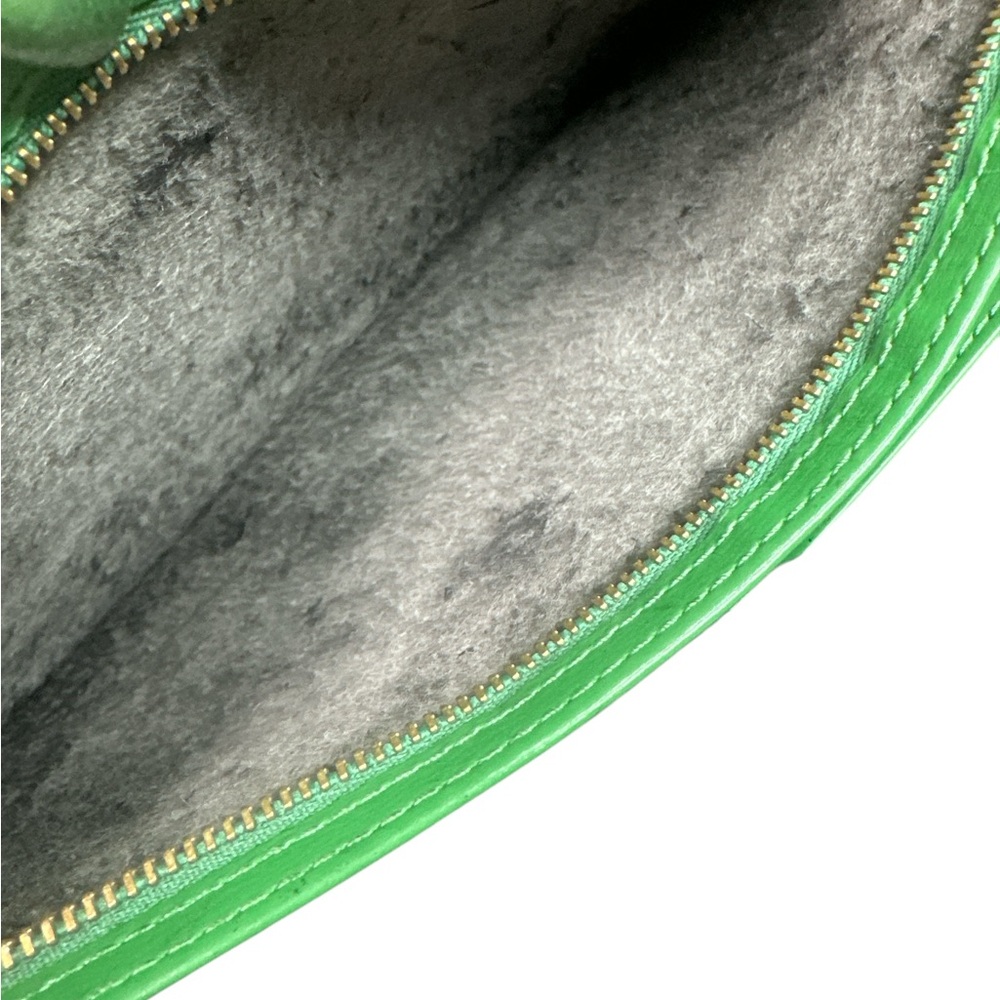 Louis Vuitton Green Epi capucine Leather Crossbody Bag - Picture 9 of 11